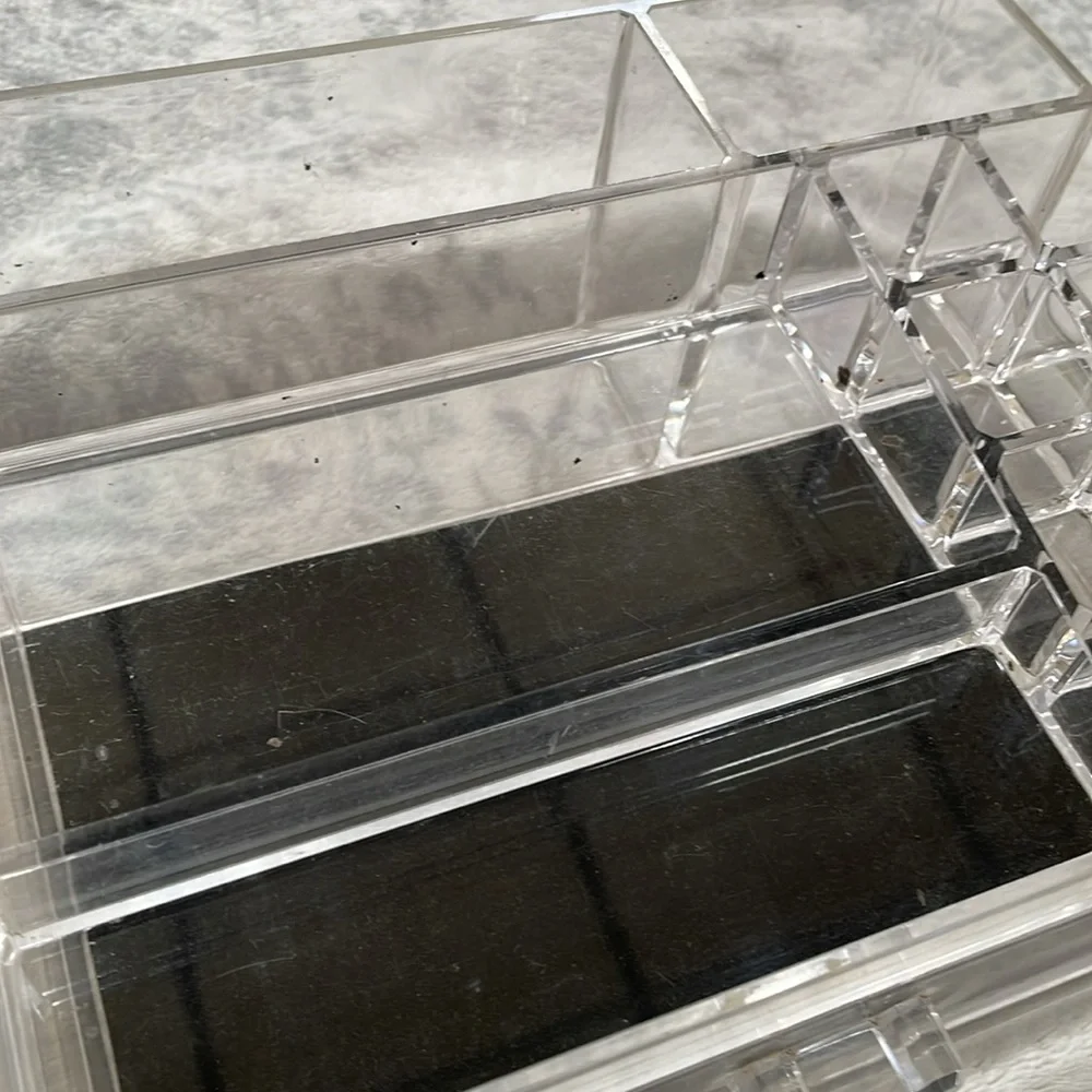 Acrylic makeup organizer